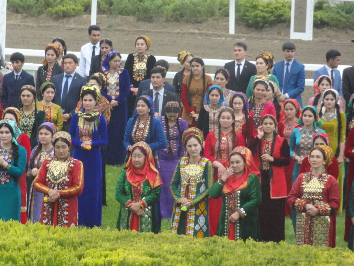 Geschützt: Anderswelt – Pferde und Prunk in Turkmenistan