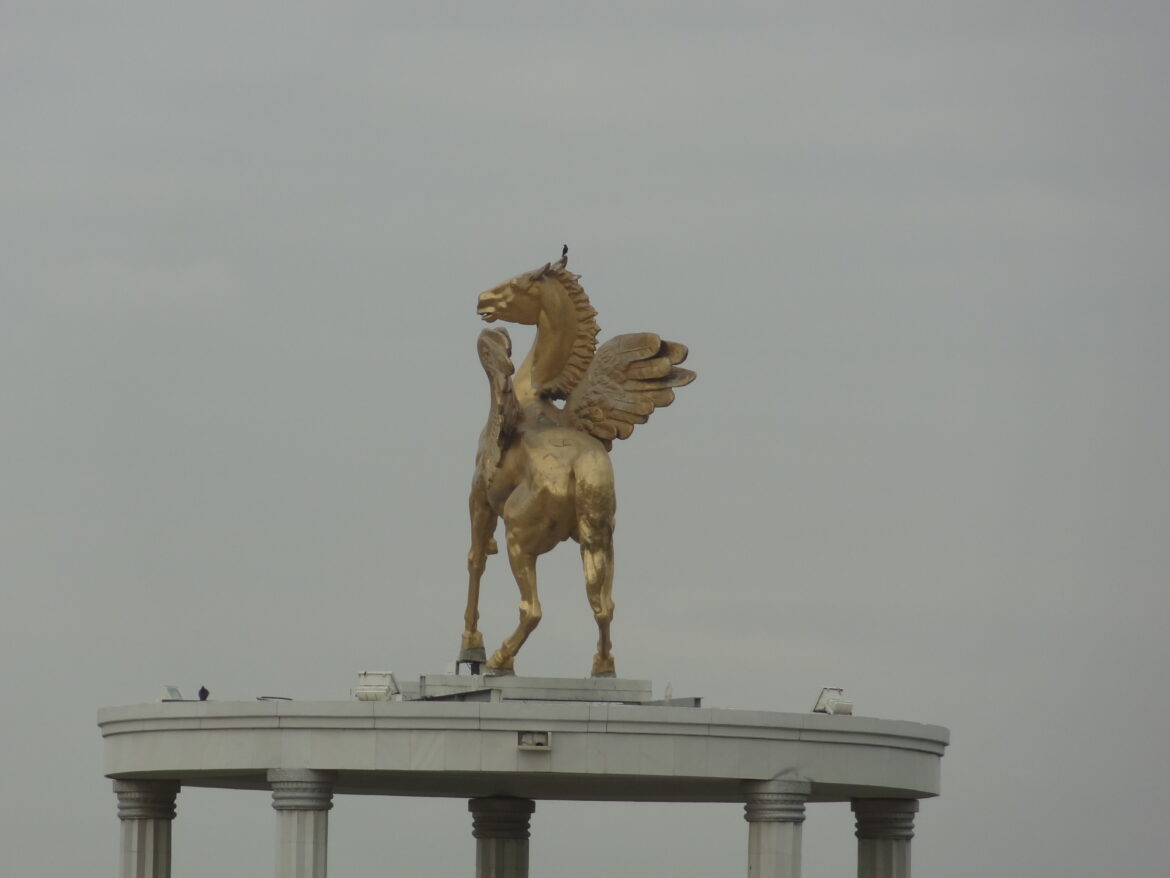 Geschützt: Anderswelt – Pferde und Prunk in Turkmenistan